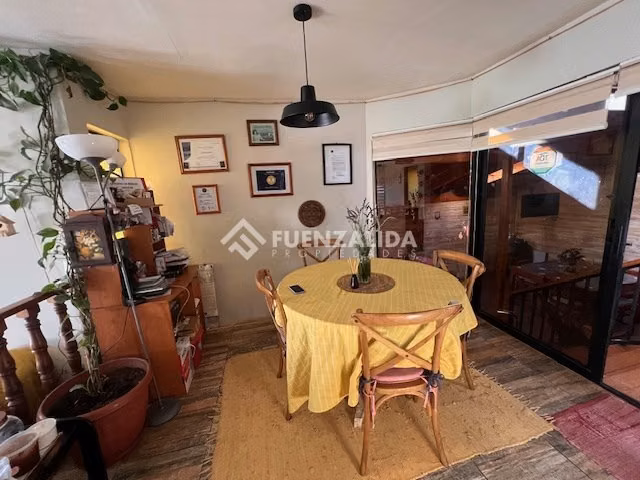 Casa en venta de 9 dorm. en Concón