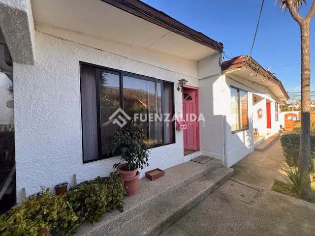 Casa en venta de 9 dorm. en Concón