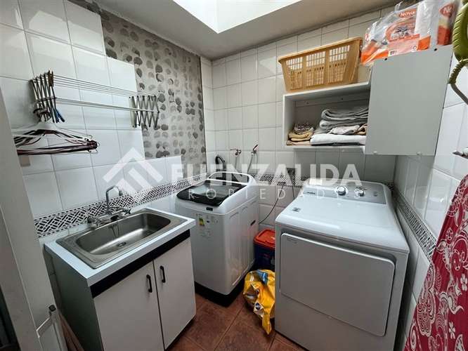 Se vende cómoda casa 3D 3B, gran patio en Lomas de Montemar