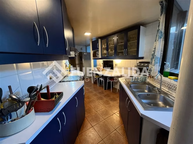 Se vende cómoda casa 3D 3B, gran patio en Lomas de Montemar