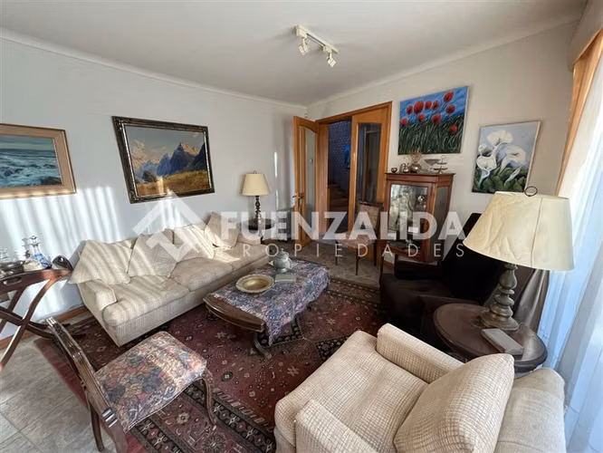 Se vende cómoda casa 3D 3B, gran patio en Lomas de Montemar