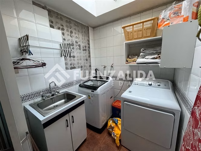 Se vende cómoda casa 3D 3B, gran patio en Lomas de Montemar