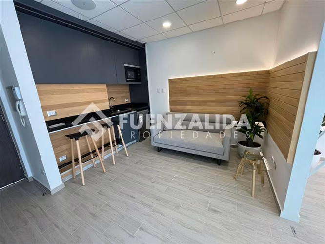 Vende amplia e iluminada oficina, Av. Edmundo Eluchans