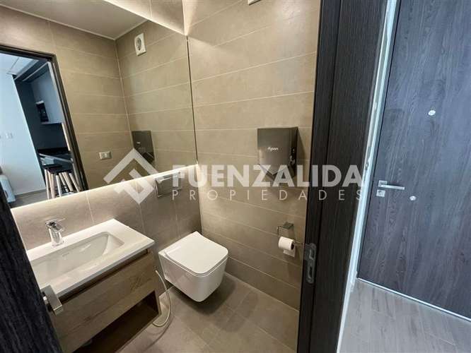 Vende amplia e iluminada oficina, Av. Edmundo Eluchans