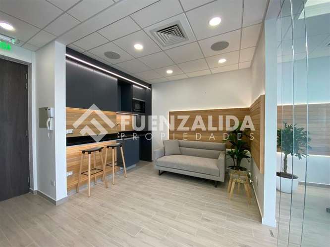 Vende amplia e iluminada oficina, Av. Edmundo Eluchans