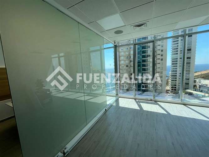 Vende amplia e iluminada oficina, Av. Edmundo Eluchans