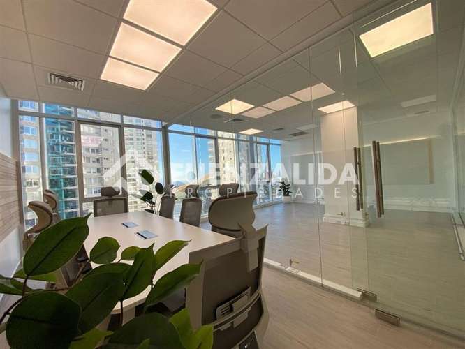 Vende amplia e iluminada oficina, Av. Edmundo Eluchans