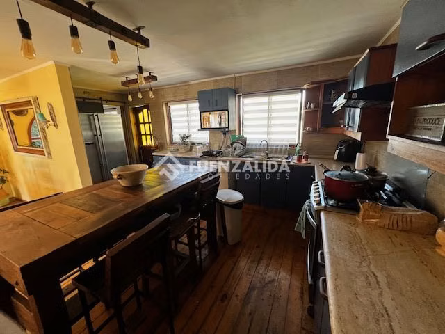 Casa en venta en Concón 4D 3B 4E, piscina, quincho.