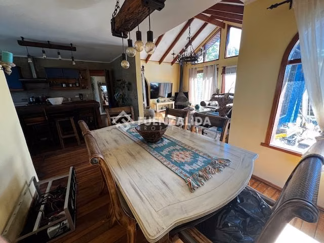 Casa en venta en Concón 4D 3B 4E, piscina, quincho.