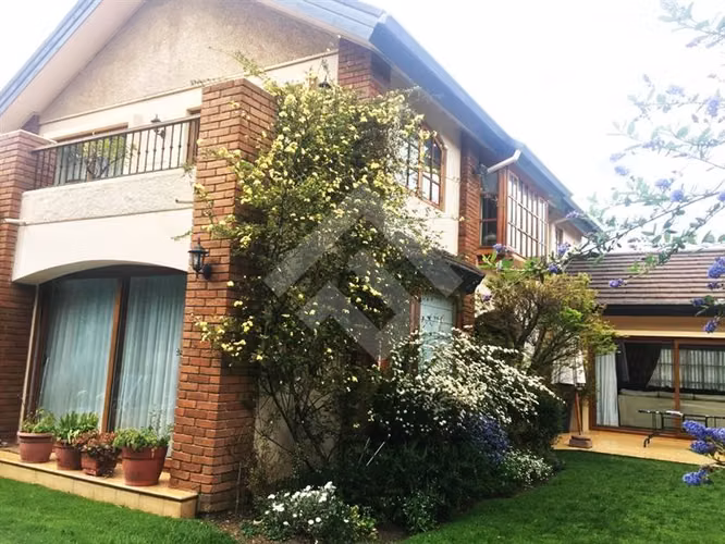 Casa en venta 4D 3B Los Almendros, Reñaca, Viña del Mar