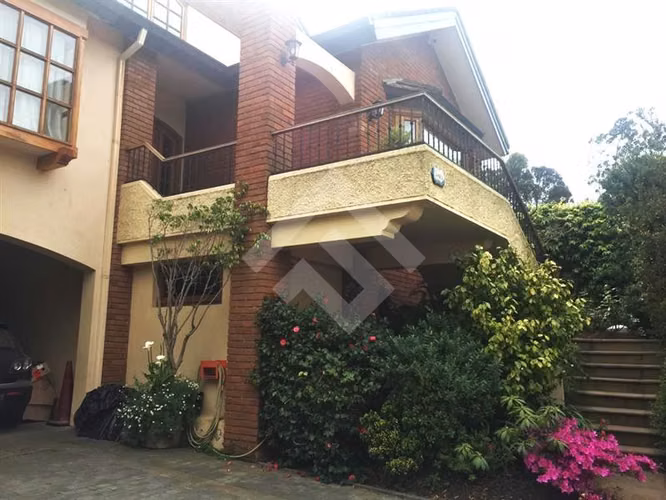 Casa en venta 4D 3B Los Almendros, Reñaca, Viña del Mar