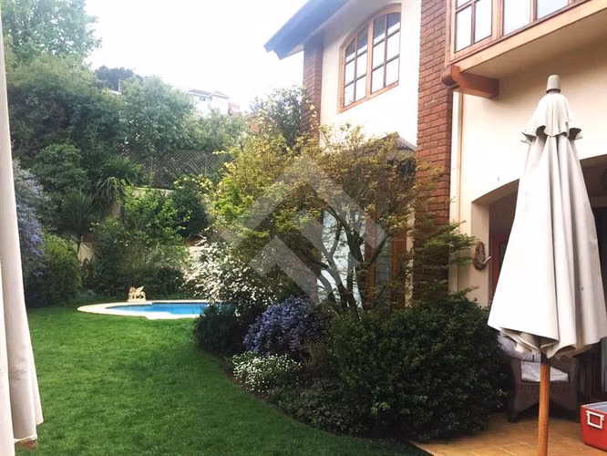Casa en venta 4D 3B Los Almendros, Reñaca, Viña del Mar