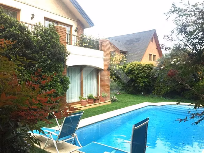 Casa en venta 4D 3B Los Almendros, Reñaca, Viña del Mar