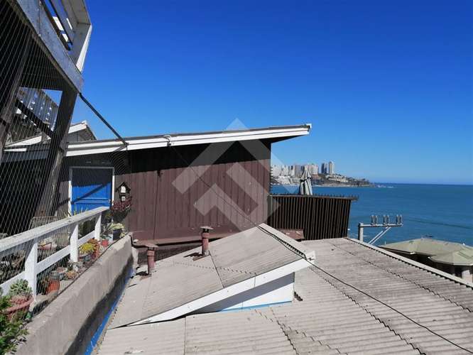 Inversionistas Sitio con 3 cabañas en venta en Concón