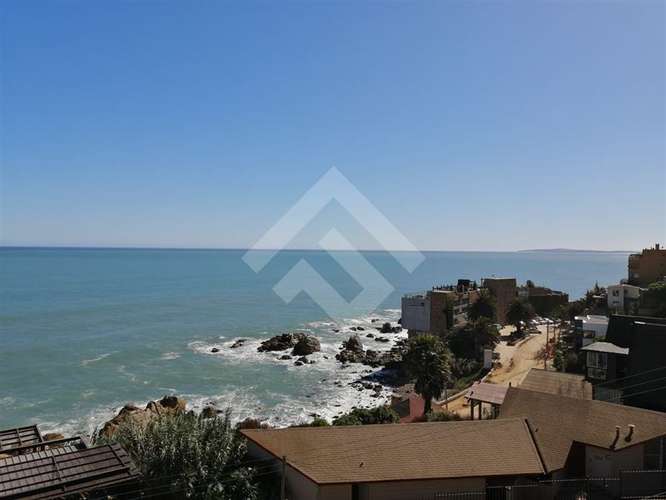 Inversionistas Sitio con 3 cabañas en venta en Concón