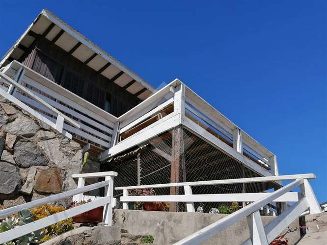 Inversionistas Sitio con 3 cabañas en venta en Concón