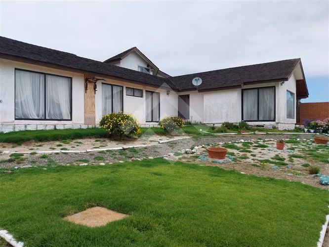 Casa venta Mantagua 4D 4B Piscina climatizada