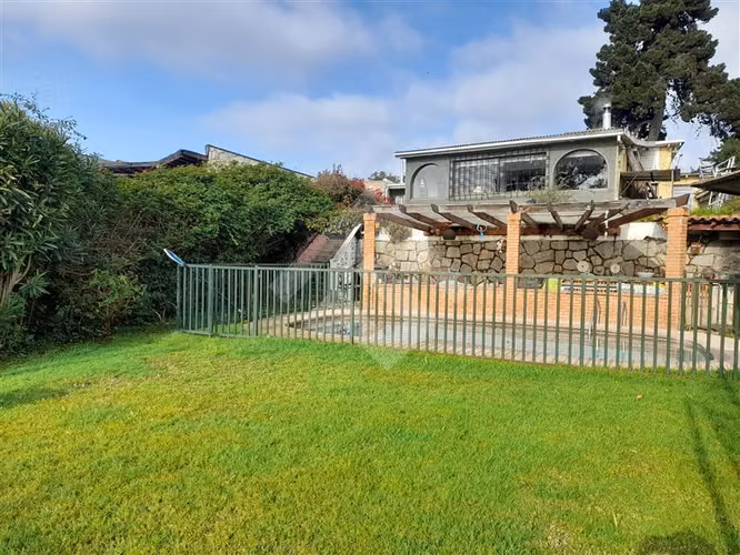 Maravillosa Casa en venta 4D 3B Los Romeros, Concón