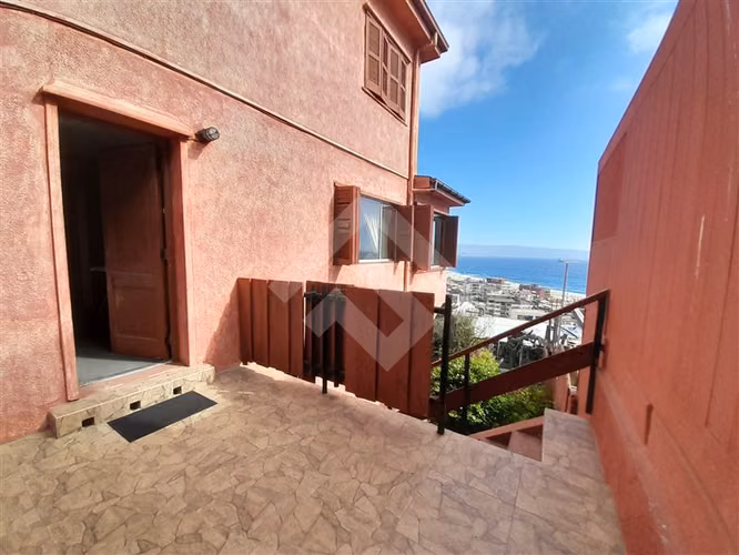 Casa en venta 4D 2B en Reñaca, Viña del Mar