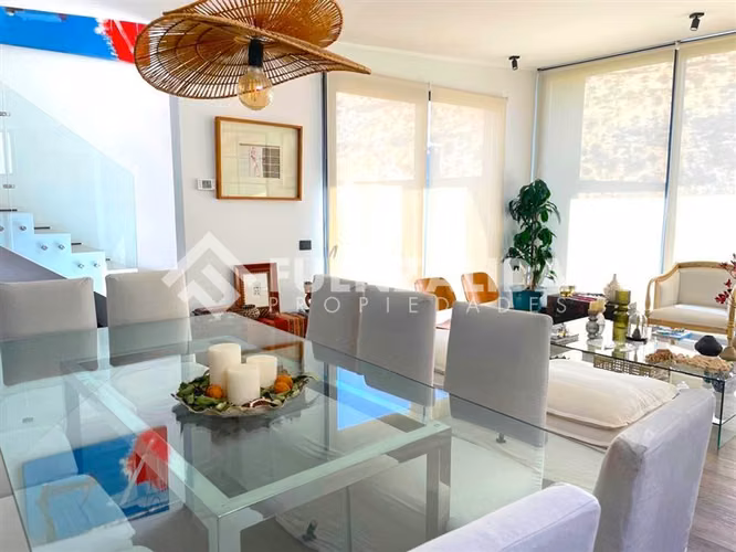 Casa en venta 4 dormitorios en chicureo Piedra roja