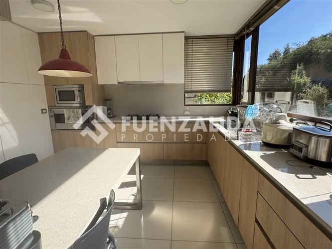 Departamento en venta de 4 dorm. en Las Condes