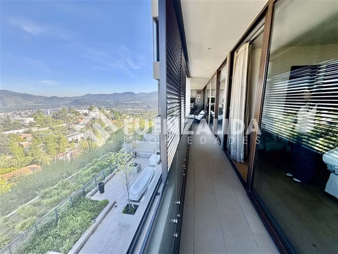 Departamento en venta de 4 dorm. en Las Condes