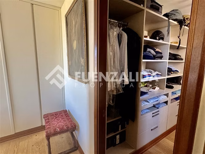 Departamento en venta de 4 dorm. en Las Condes