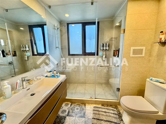 Departamento en venta de 3 dorm. en Las Condes