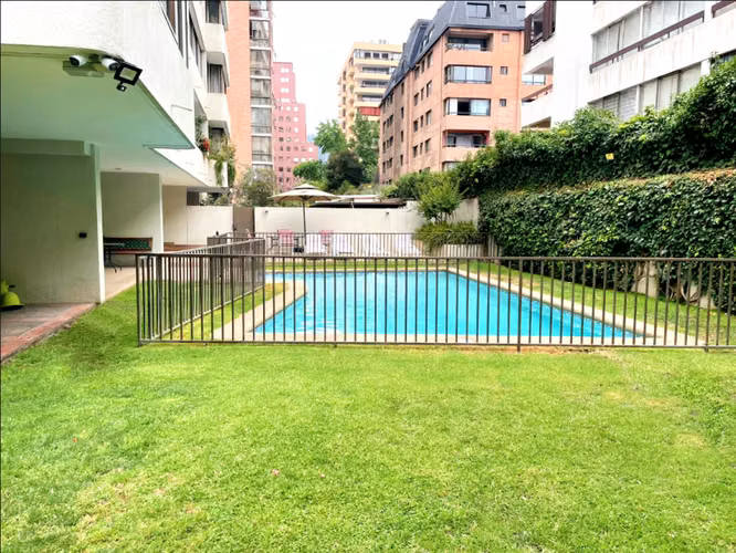 Departamento arriendo de 3 dorm. Barrio el Golf, Las Condes