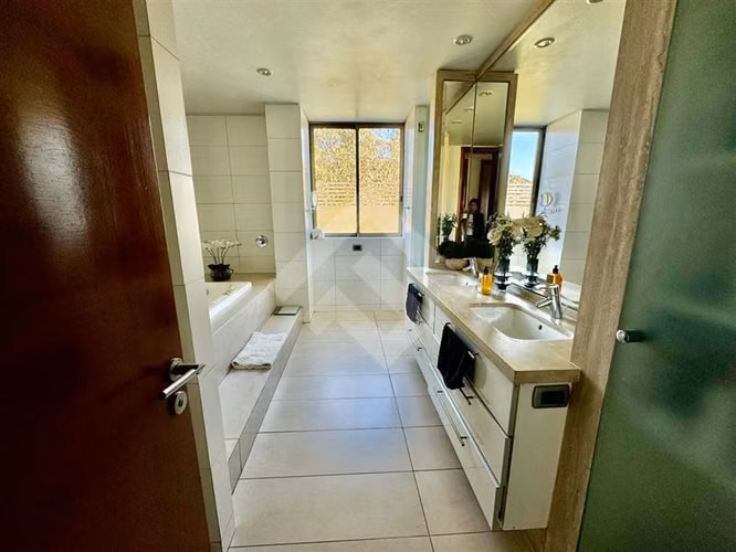 Departamento penthouse en venta de 3 dorm. en Lo Barnechea
