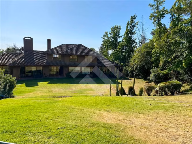 Casa en venta gran terreno, 5 dormitorios