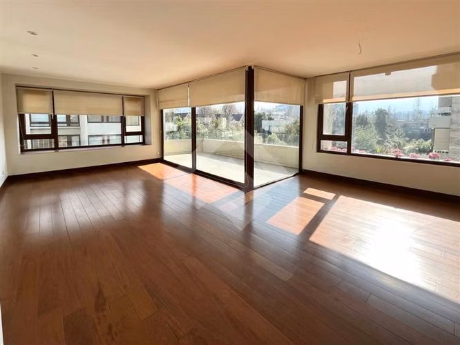 Departamento en venta de 3 dorm + servicio en Lo Barnechea