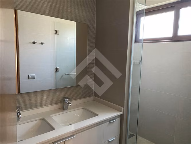 Departamento en venta de 3 dorm. en Lo Barnechea