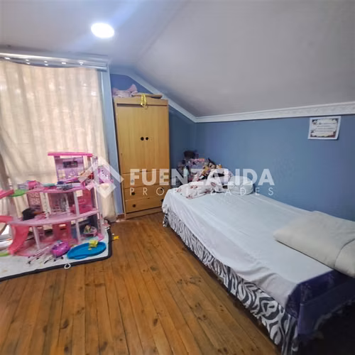 Casa en venta de 6 dorm. en La Cisterna