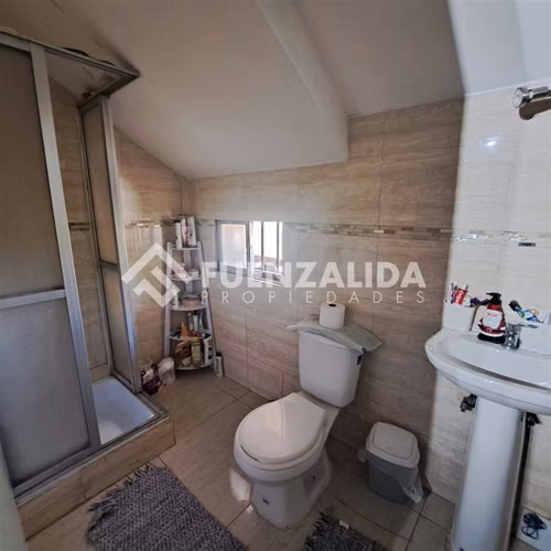 Casa en venta de 6 dorm. en La Cisterna