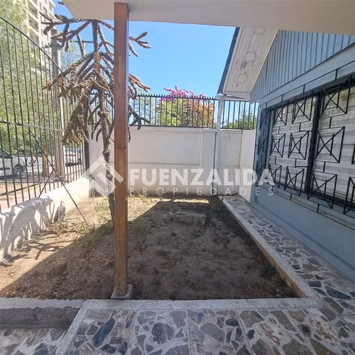 Casa en venta de 6 dorm. en La Cisterna