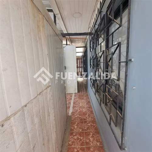 Casa en venta de 6 dorm. en La Cisterna