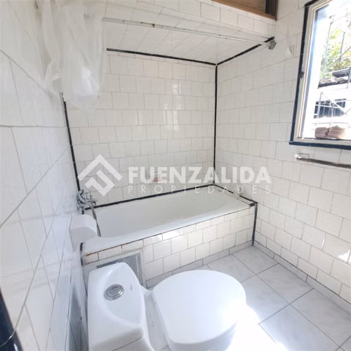 Casa en venta de 6 dorm. en La Cisterna