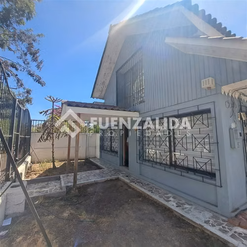 Casa en venta de 6 dorm. en La Cisterna