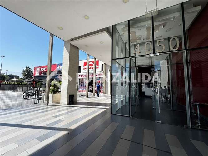 Oficina con 1 baño en venta en Estación Central