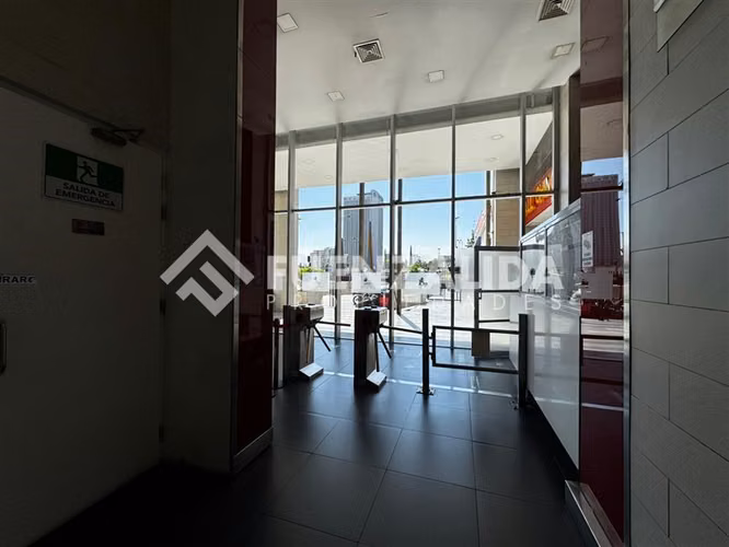 Oficina con 1 baño en venta en Estación Central