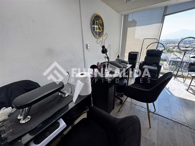 Oficina con 1 baño en venta en Estación Central