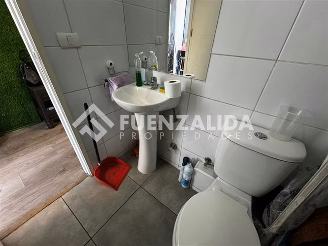 Oficina con 1 baño en venta en Estación Central
