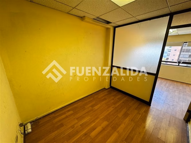 Oficina con estacionamiento en venta en San Miguel