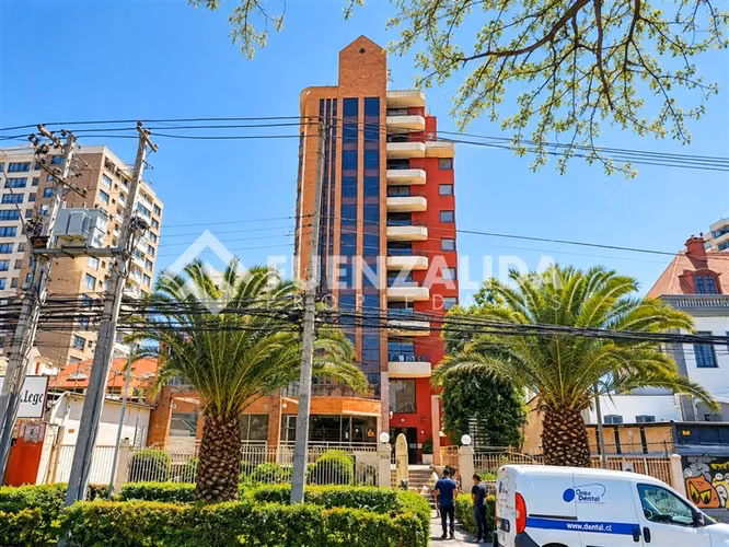 Oficina con estacionamiento en venta en San Miguel