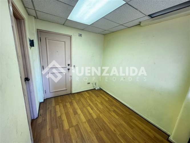 Oficina con estacionamiento en venta en San Miguel