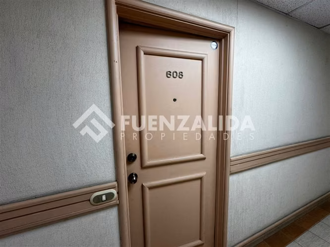 Oficina con estacionamiento en venta en San Miguel