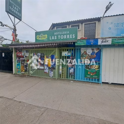 Casa con Locales comerciales en venta. en Maipú