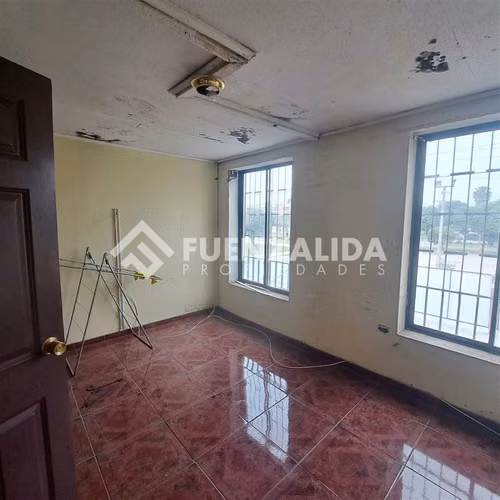Casa con Locales comerciales en venta. en Maipú