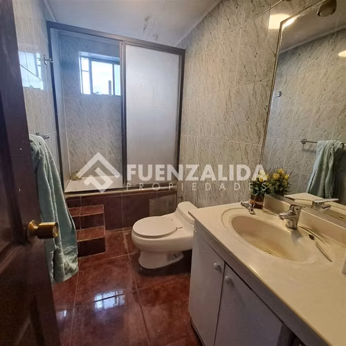 Casa con Locales comerciales en venta. en Maipú